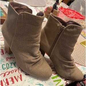 Booties. Only worn a less the. A handful of times. Great condition!